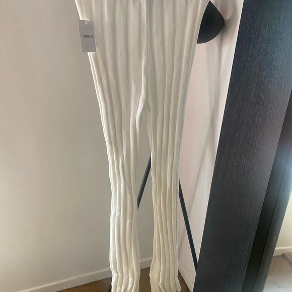 Ivory Sweater knit lounge pants. - Picture 2 of 3